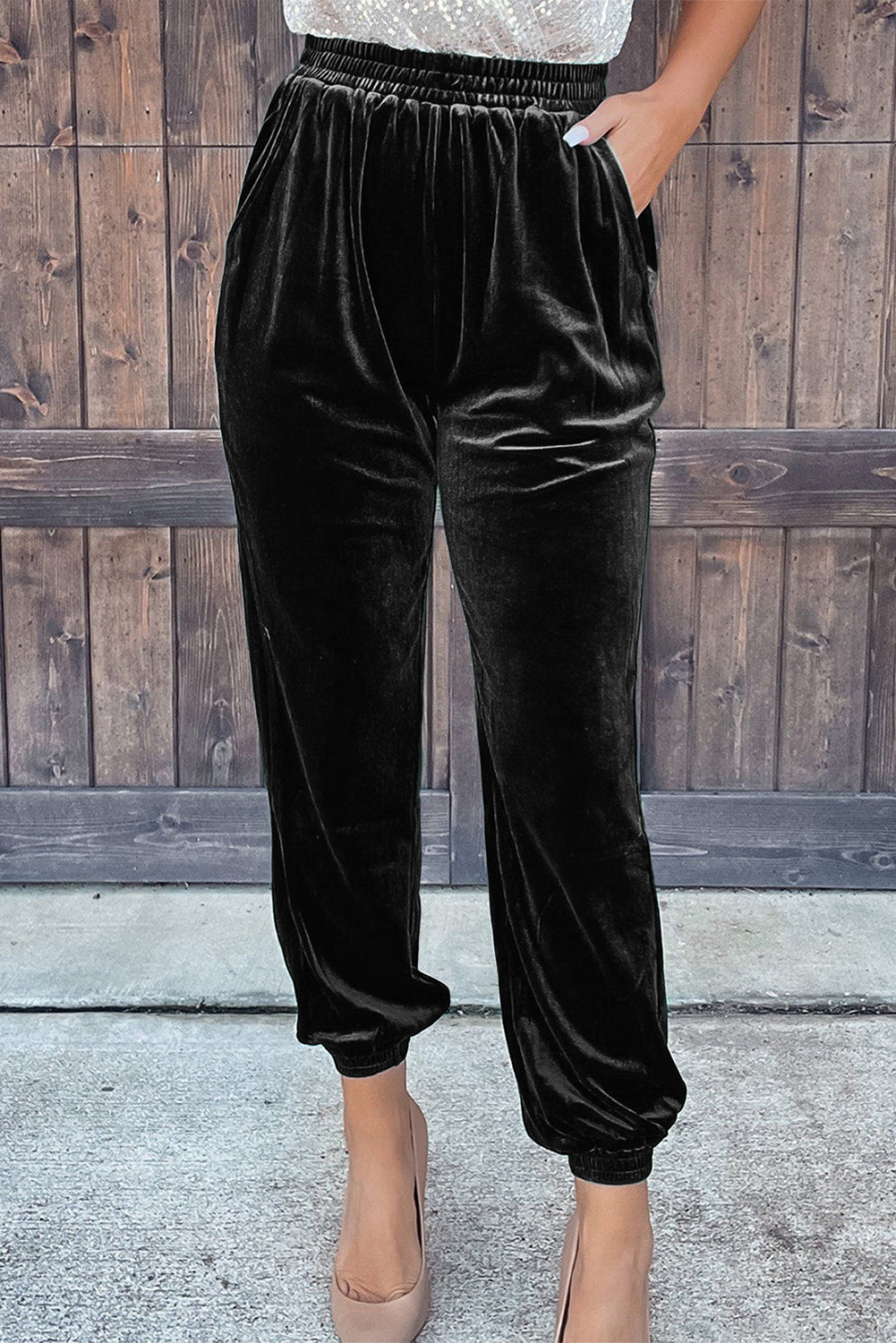 Zwarte velvet jogger met zakken en vintage look