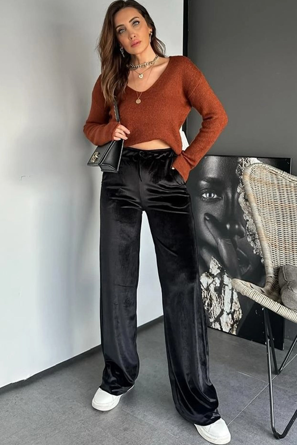 Zwarte fluwelen broek met high waist en rechte pijpen