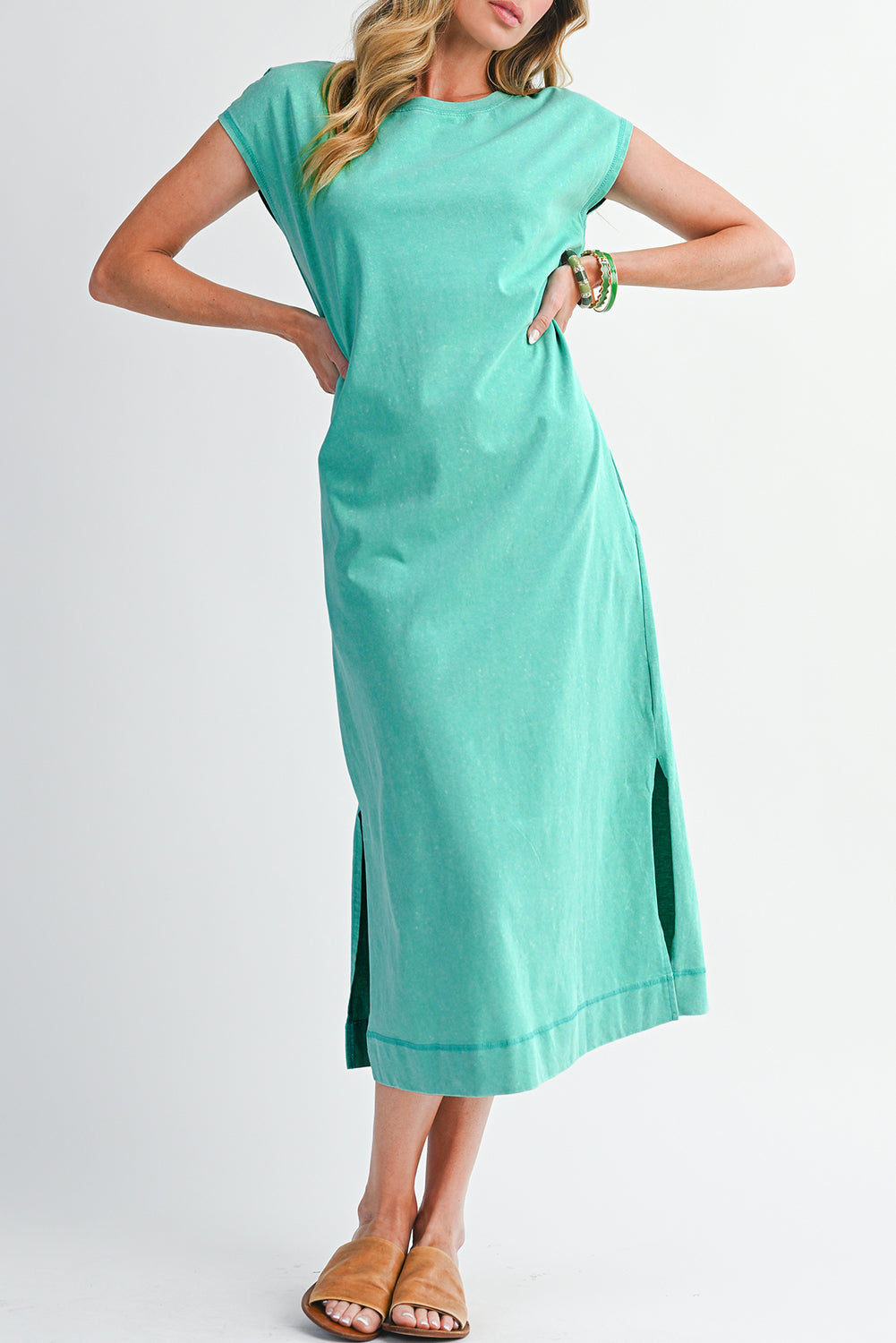 Lichtblauwe T-shirt jurk met wassing en zakken